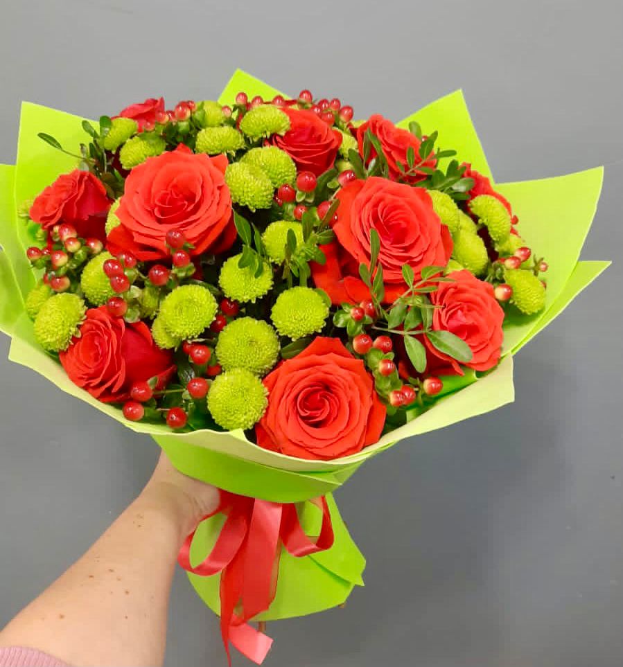 Букет цветов из: Хризантемы и Розы в Терезе