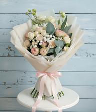 Букет цветов из:  Розы и Лизиантусы в Терезе