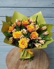 Букет цветов из:  Альстромерии и Розы в Терезе