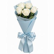 Букет 5 Белых роз Проуд в Терезе