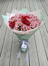 Букет цветов из:  Альстромерии в Терезе