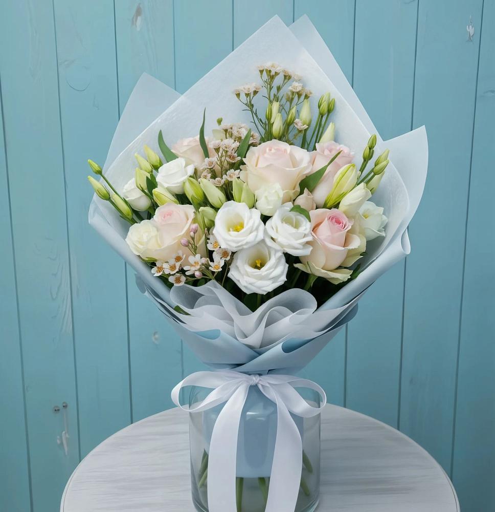 Букет цветов из: Розы и Лизиантусы в Терезе