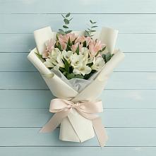 Букет цветов из:  Альстромерии #REPLACE_PRED# Терезе