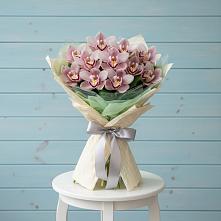 Букет цветов из:  Орхидеи и Розы в Терезе