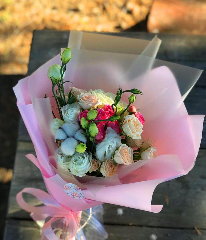 Букет цветов из: Розы и Лизиантусы в Терезе