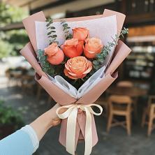 Букет цветов из:  Розы в Терезе