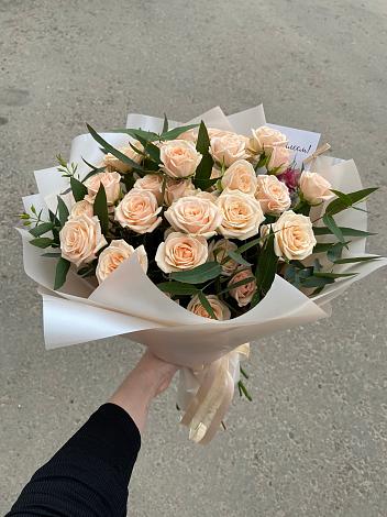 Букет Кремовые розы Латте в Терезе