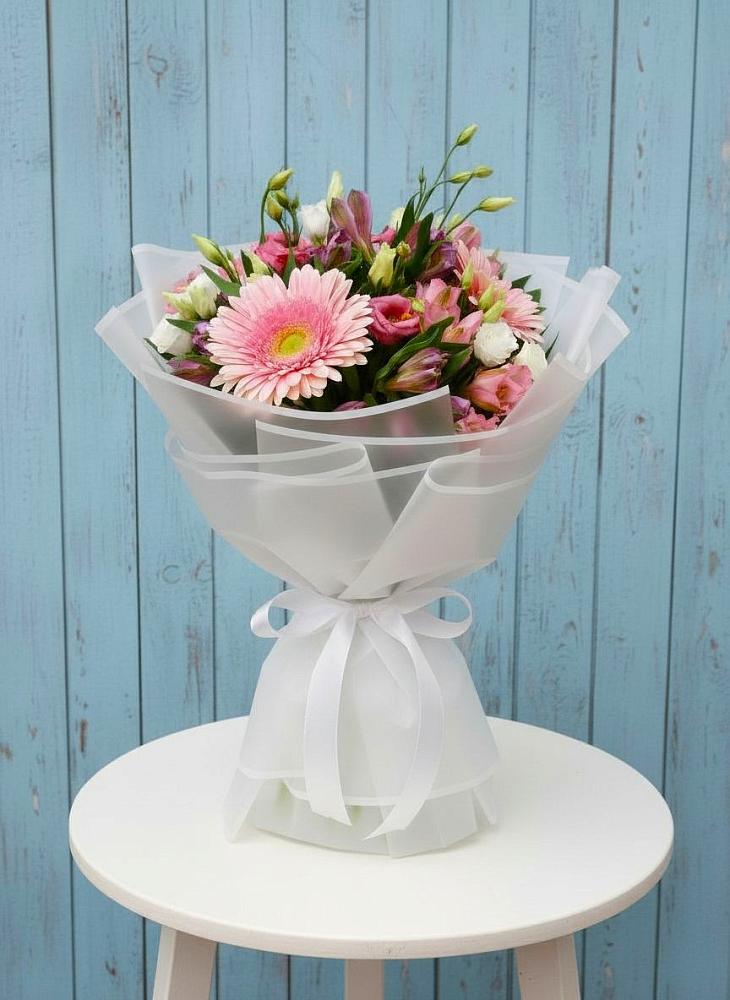 Букет цветов из: Герберы, Альстромерии и Лизиантусы в Терезе