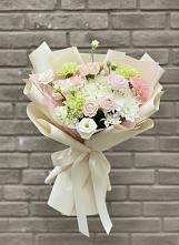 Букет цветов из:  Гвоздики, Розы, Лизиантусы и Хризантемы в Терезе
